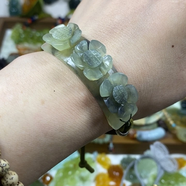 蛇纹石玉未镶嵌手牌