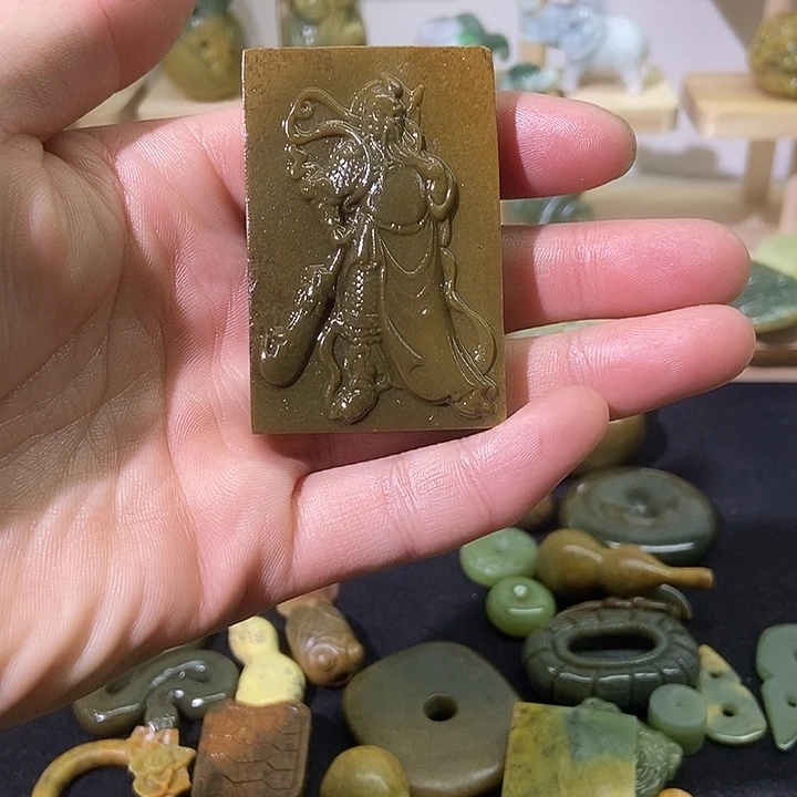 一***恒和田玉（糖玉）未镶嵌挂件