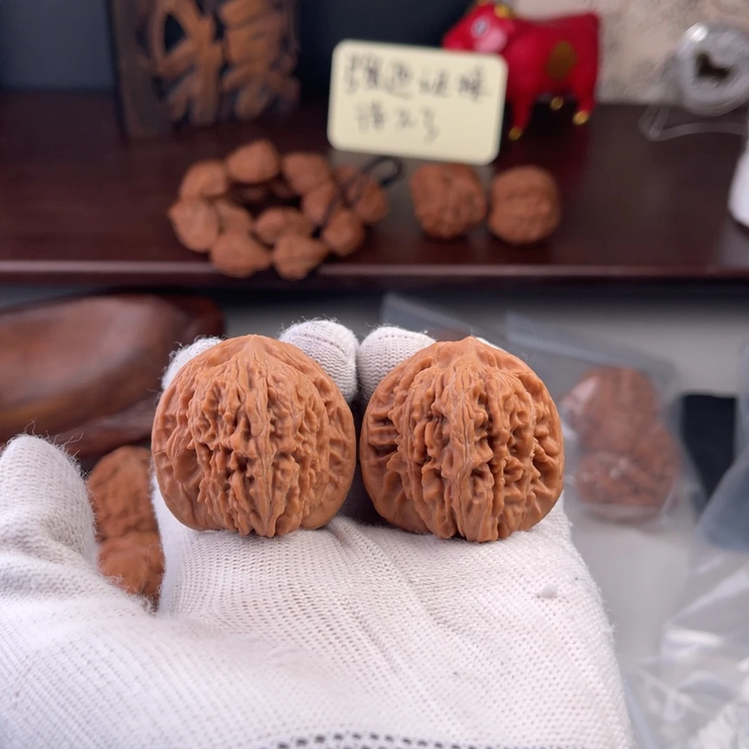 文玩核桃把件38原装刷子有磕碰掉肉没修