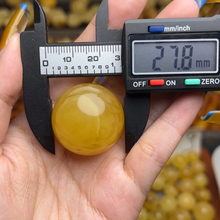 蜜蜡未镶嵌珠宝奇石184-瑕疵放漏大圆珠