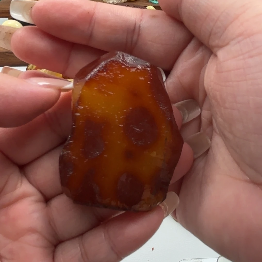＋***源未镶嵌定制琥珀琥珀