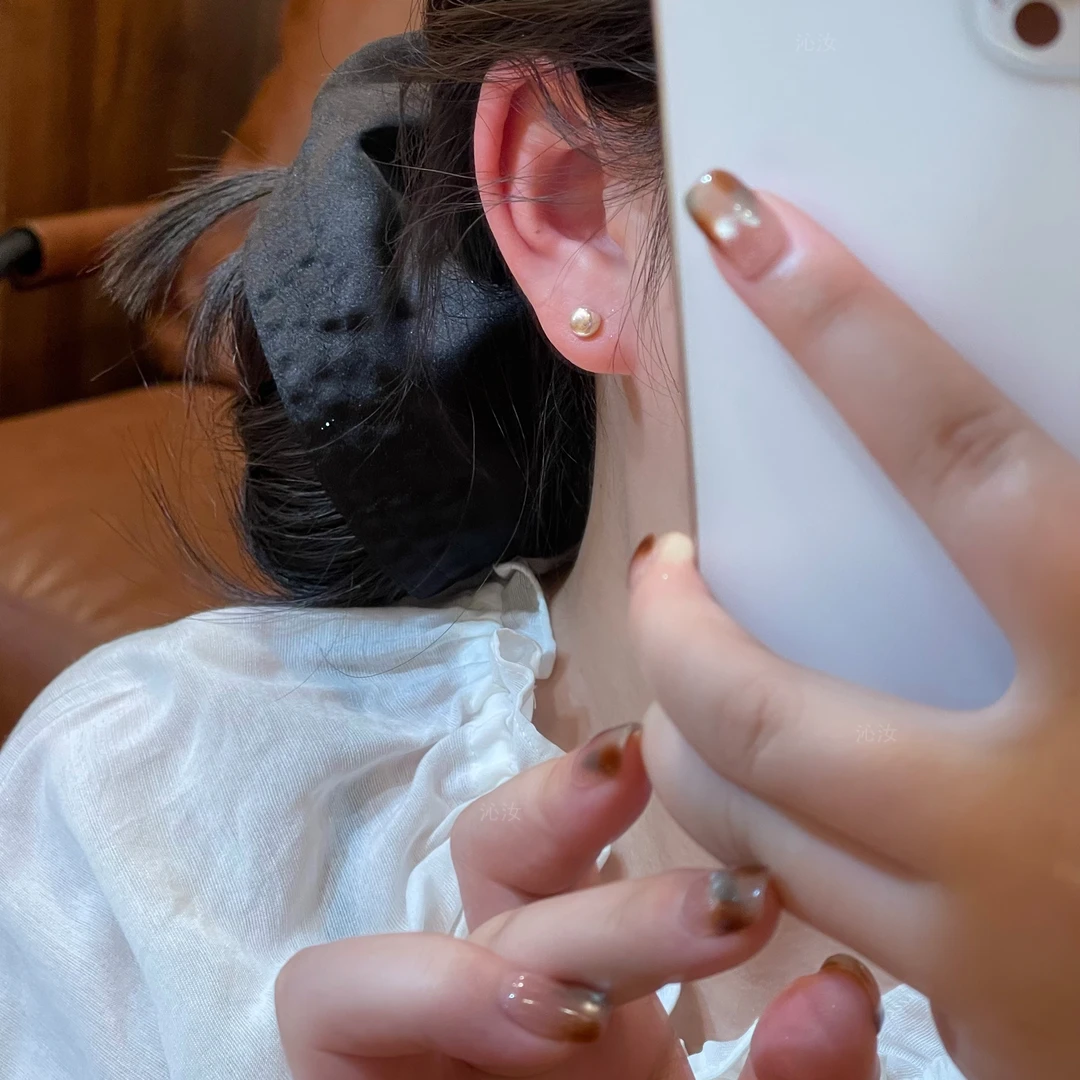 【沁汝饰品】许妍同款珠珠简约质感耳钉FM743