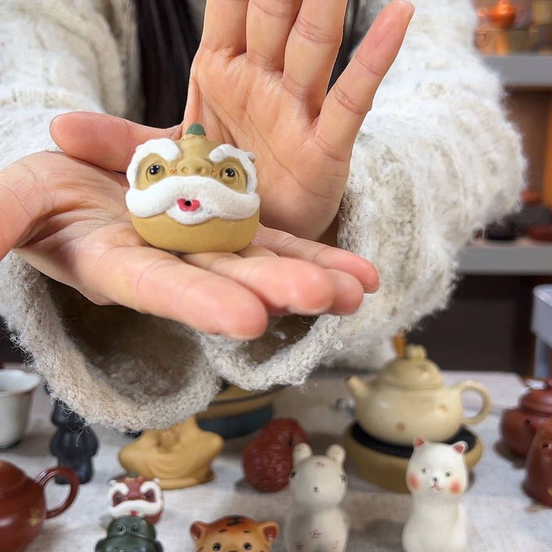 紫砂茶壶醒狮 段泥 茶宠