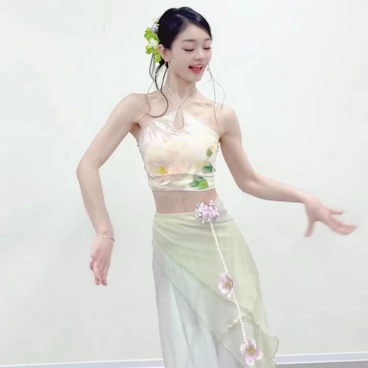 新款古典舞蹈服装新中式吊带可外穿国风现代舞练功服印花中国风