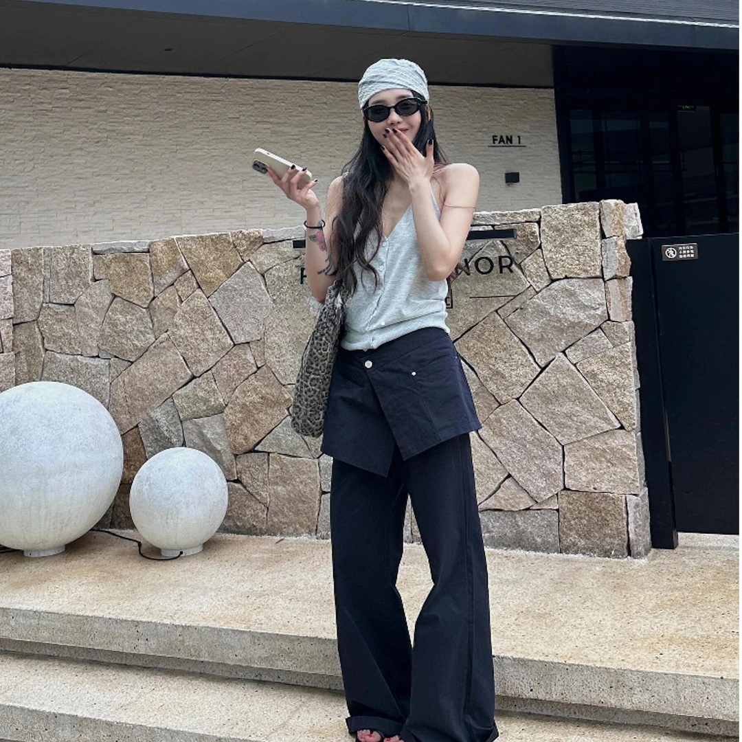 简约休闲风气质辣妹挂脖纽扣修身灰色背心高腰直筒宽松阔腿裤套装