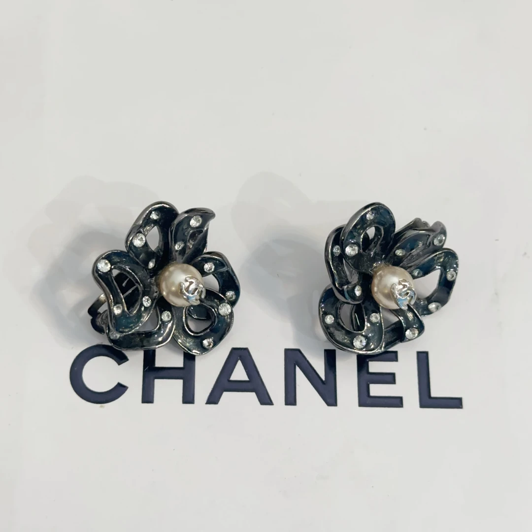 95新 Chanel/香奈儿 Chanel vintage香奈儿中古黑色山茶花耳夹