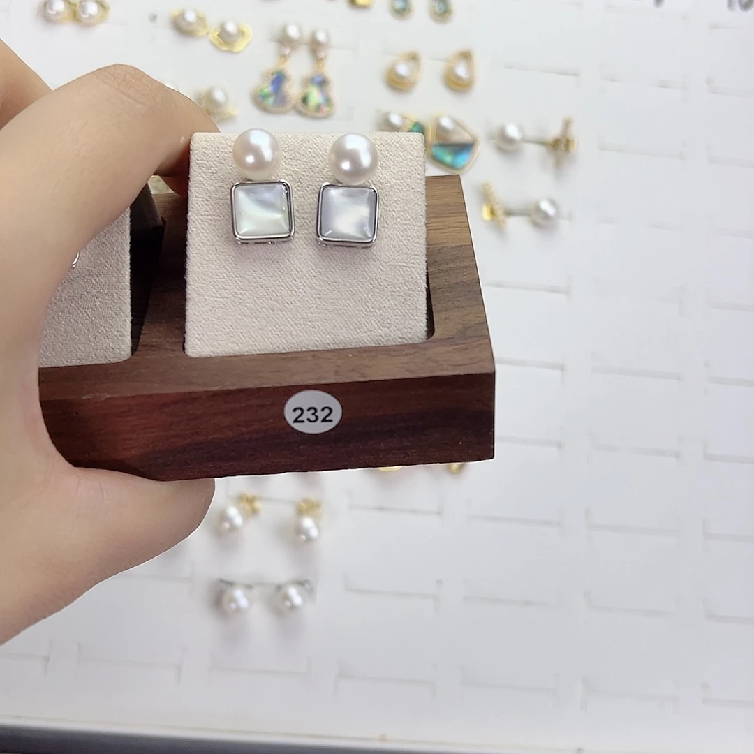 漂****银S925镶嵌淡水珍珠耳饰