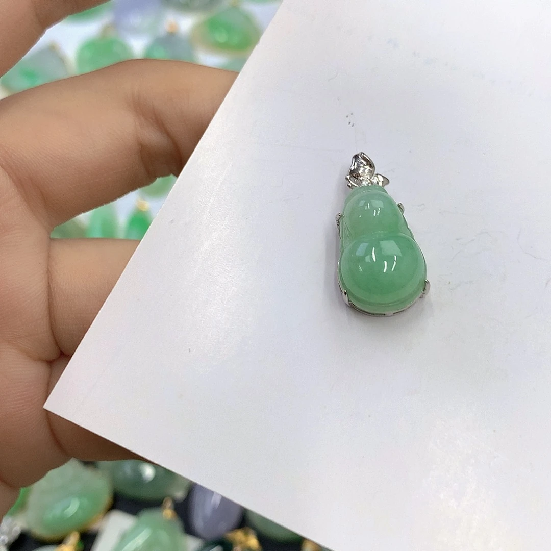 翡翠银S925镶嵌颈饰翡翠