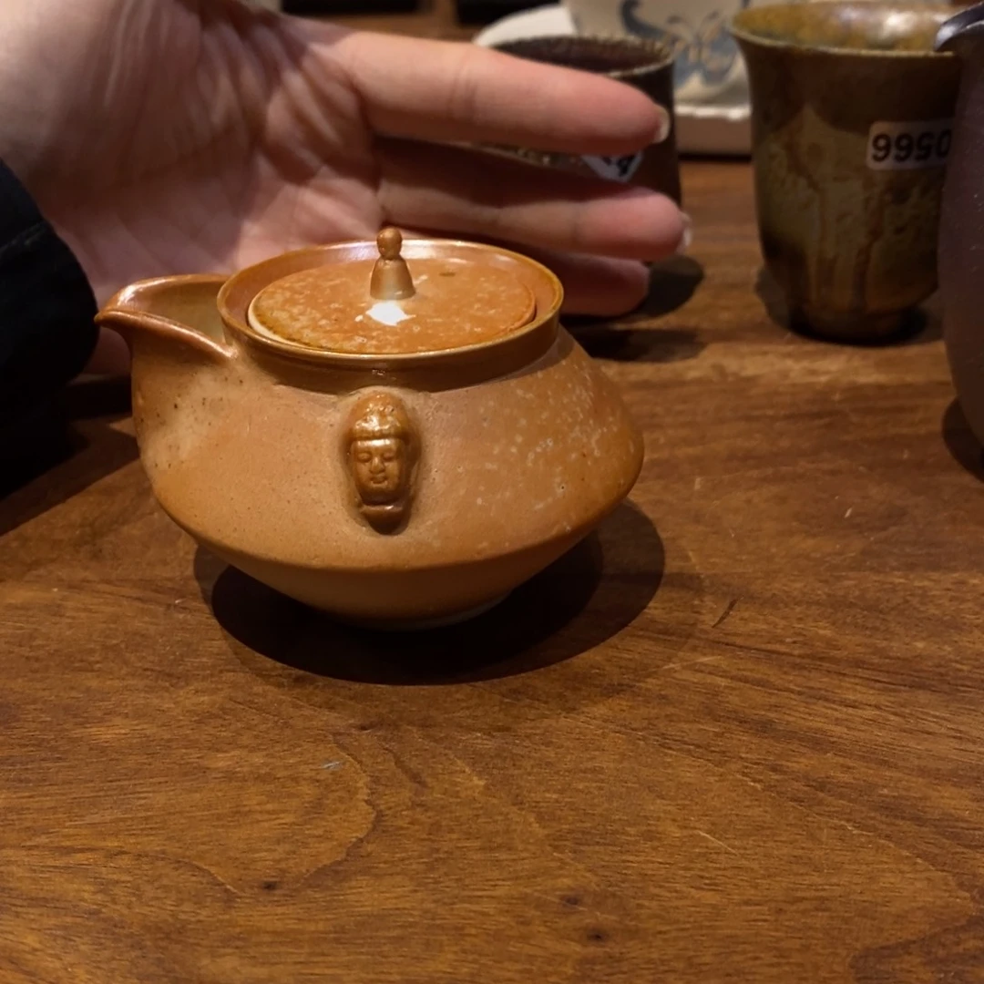 瑕疵陶瓷。