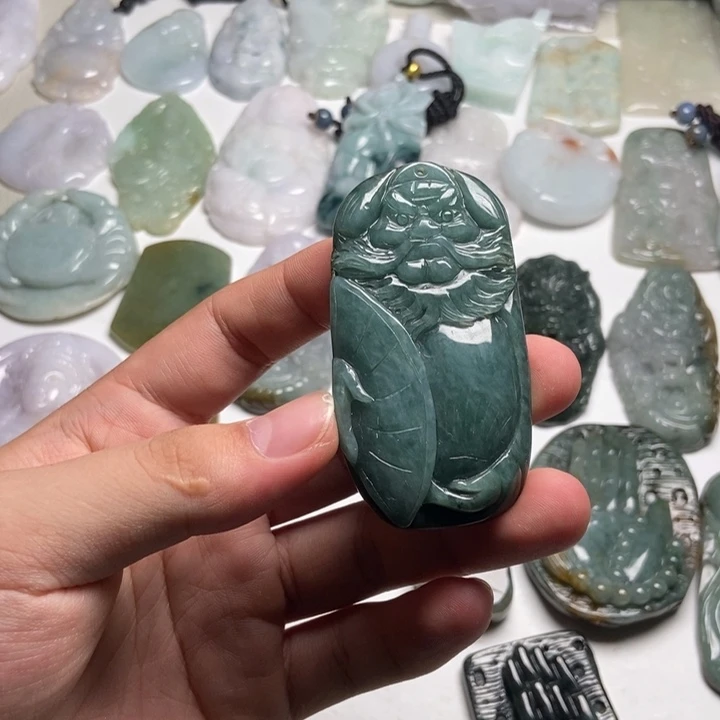 翡翠未镶嵌颈饰钟馗31