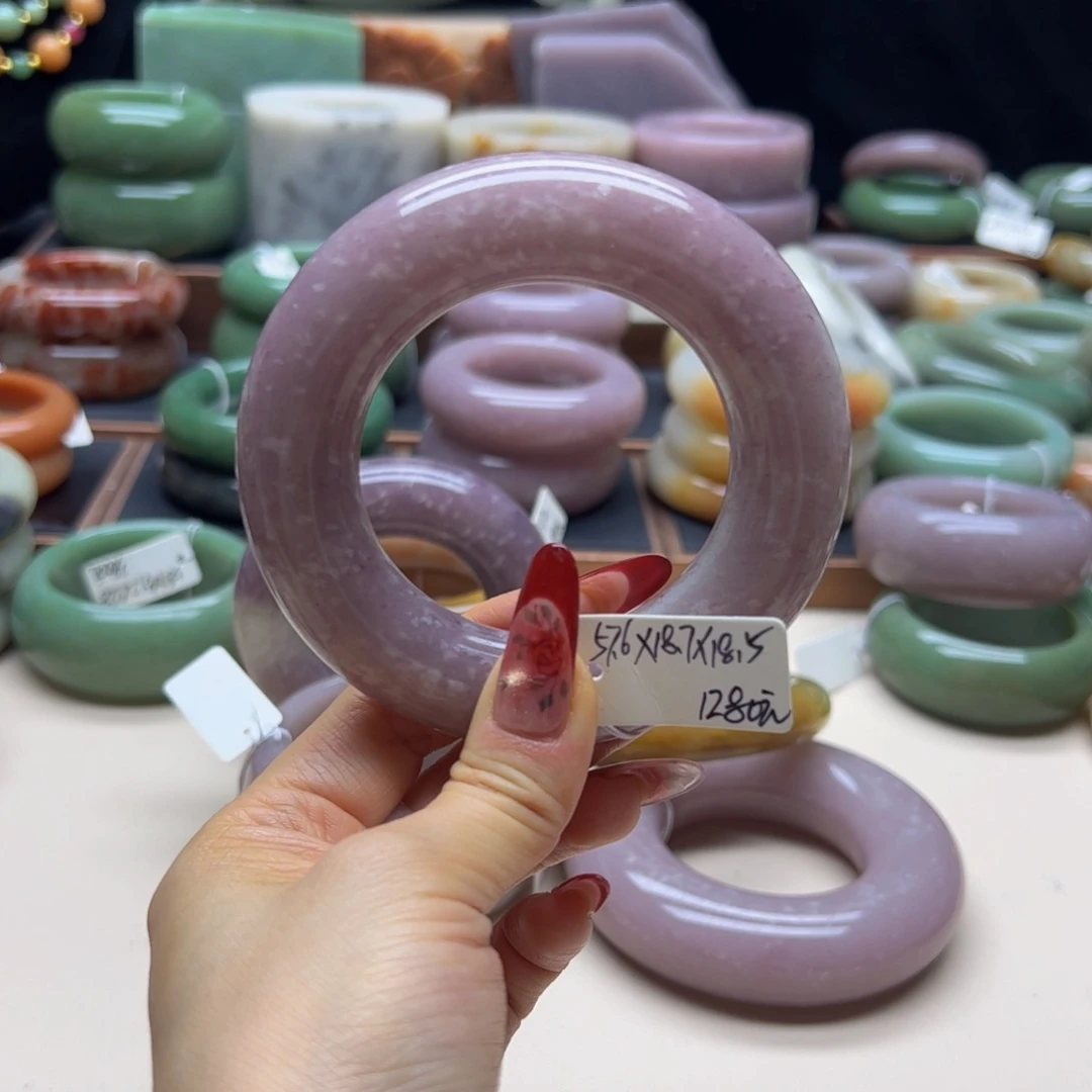 墨***绿石英质玉未镶嵌手镯