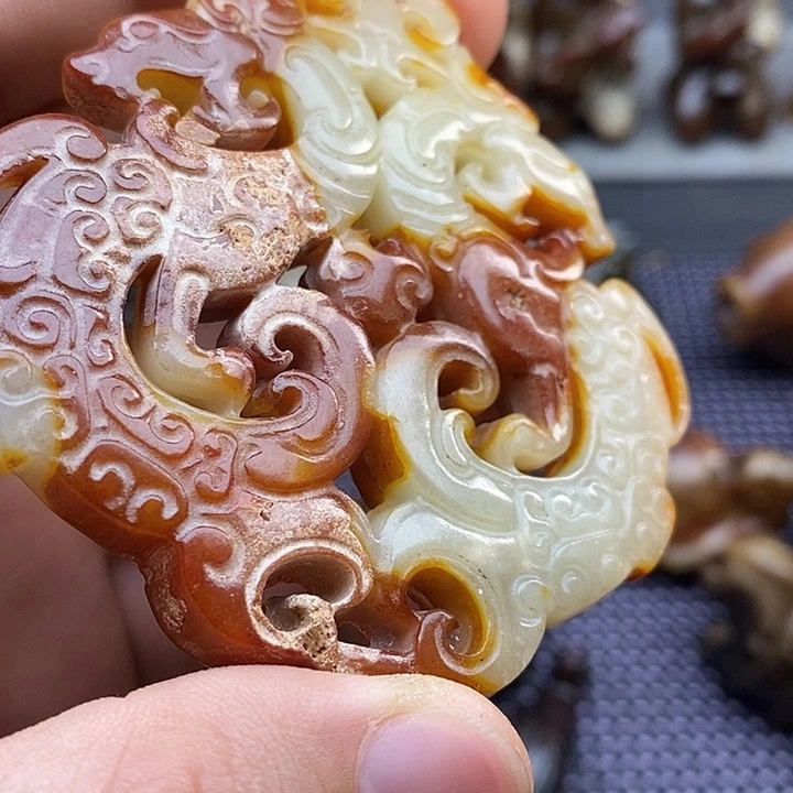 未镶嵌蛇纹石玉颈饰
