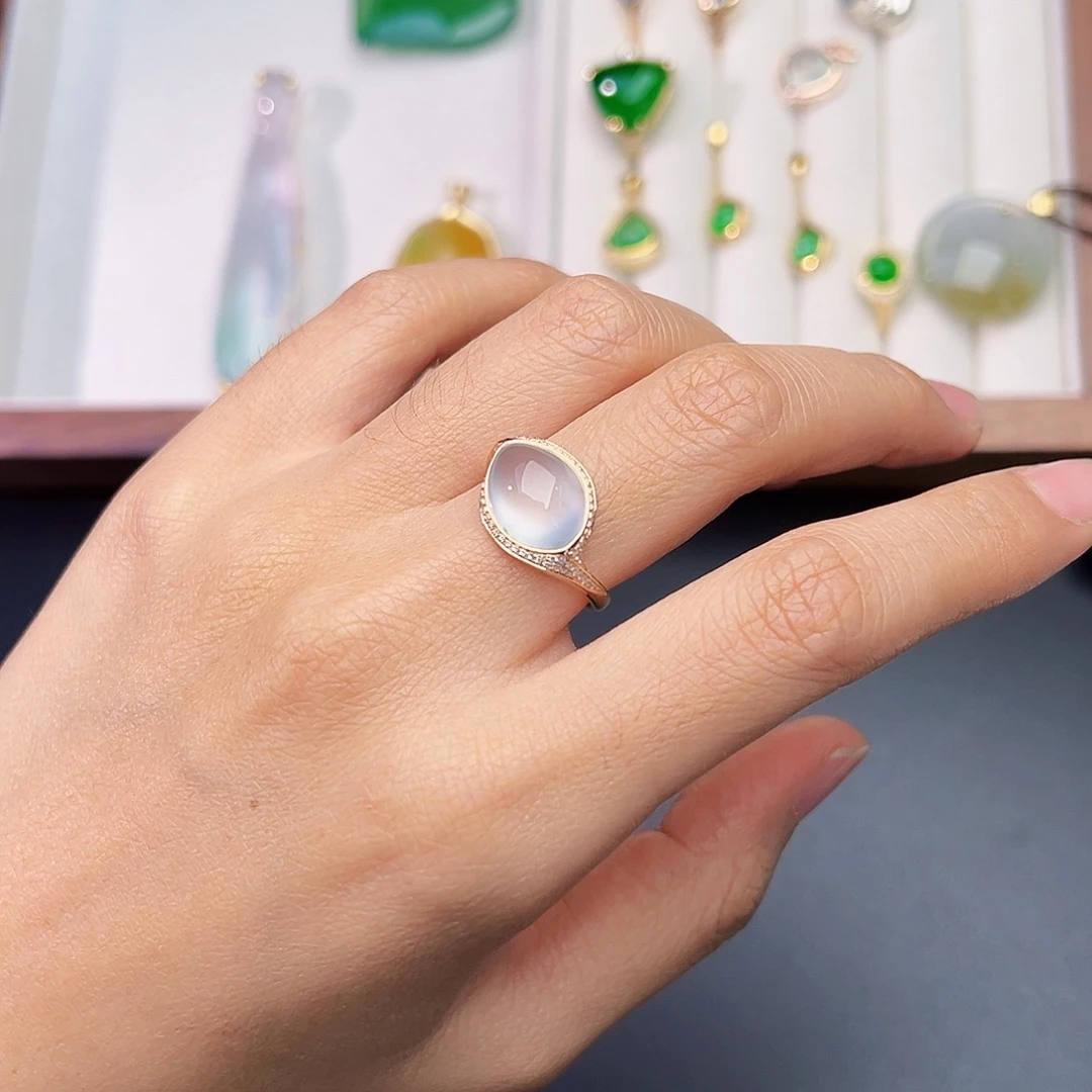 翡翠18K金镶嵌戒指