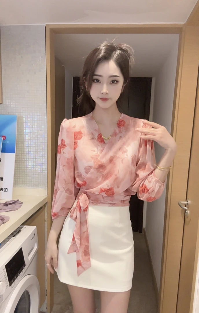 乔其纱法式轻熟风V领交叉绑带高级感印花显瘦甜美可爱碎花上衣