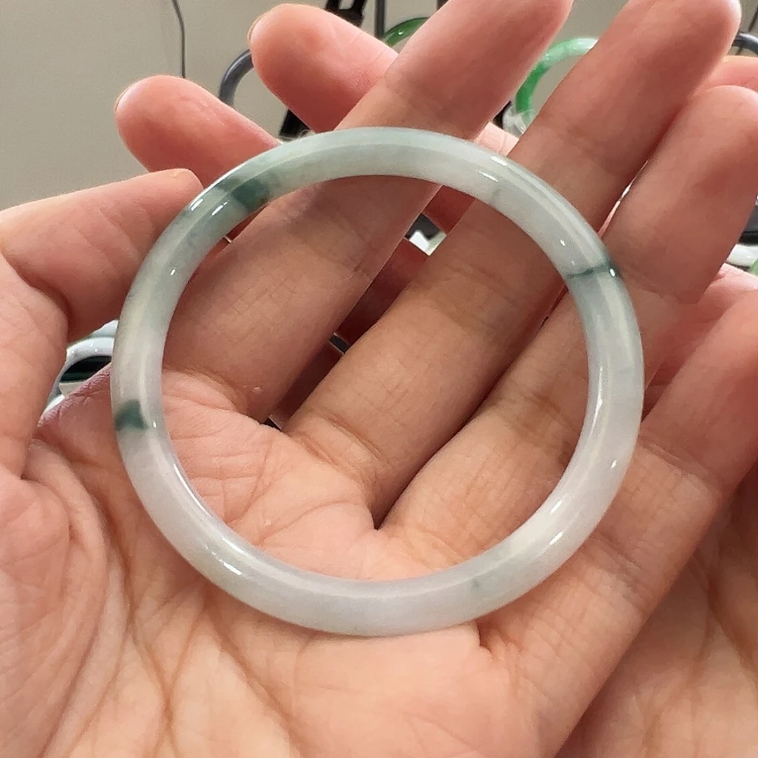 *****翡翠未镶嵌手镯52