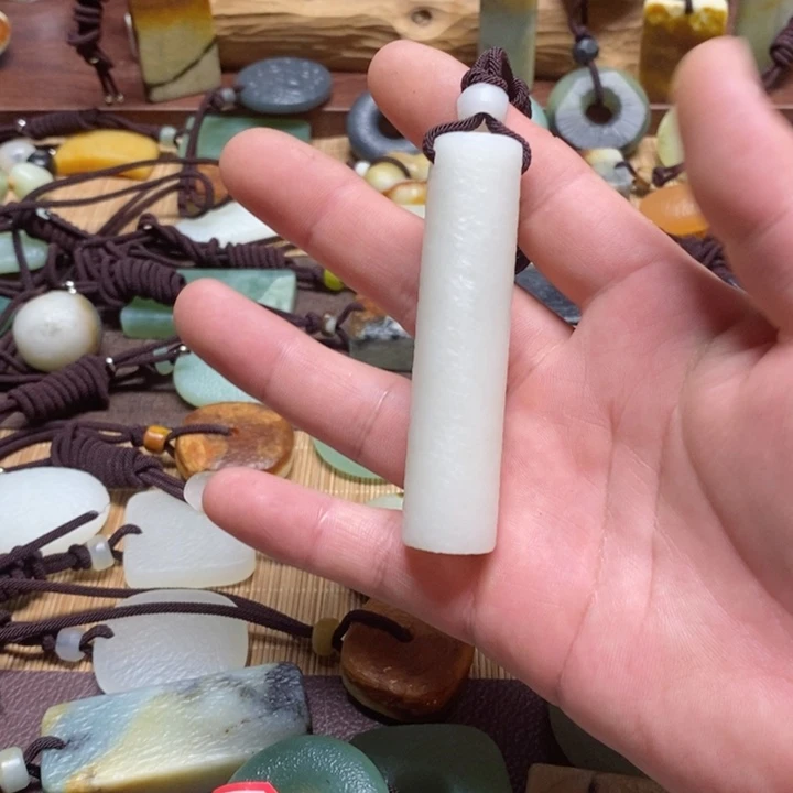 蛇纹石玉挂件未镶嵌淡****h