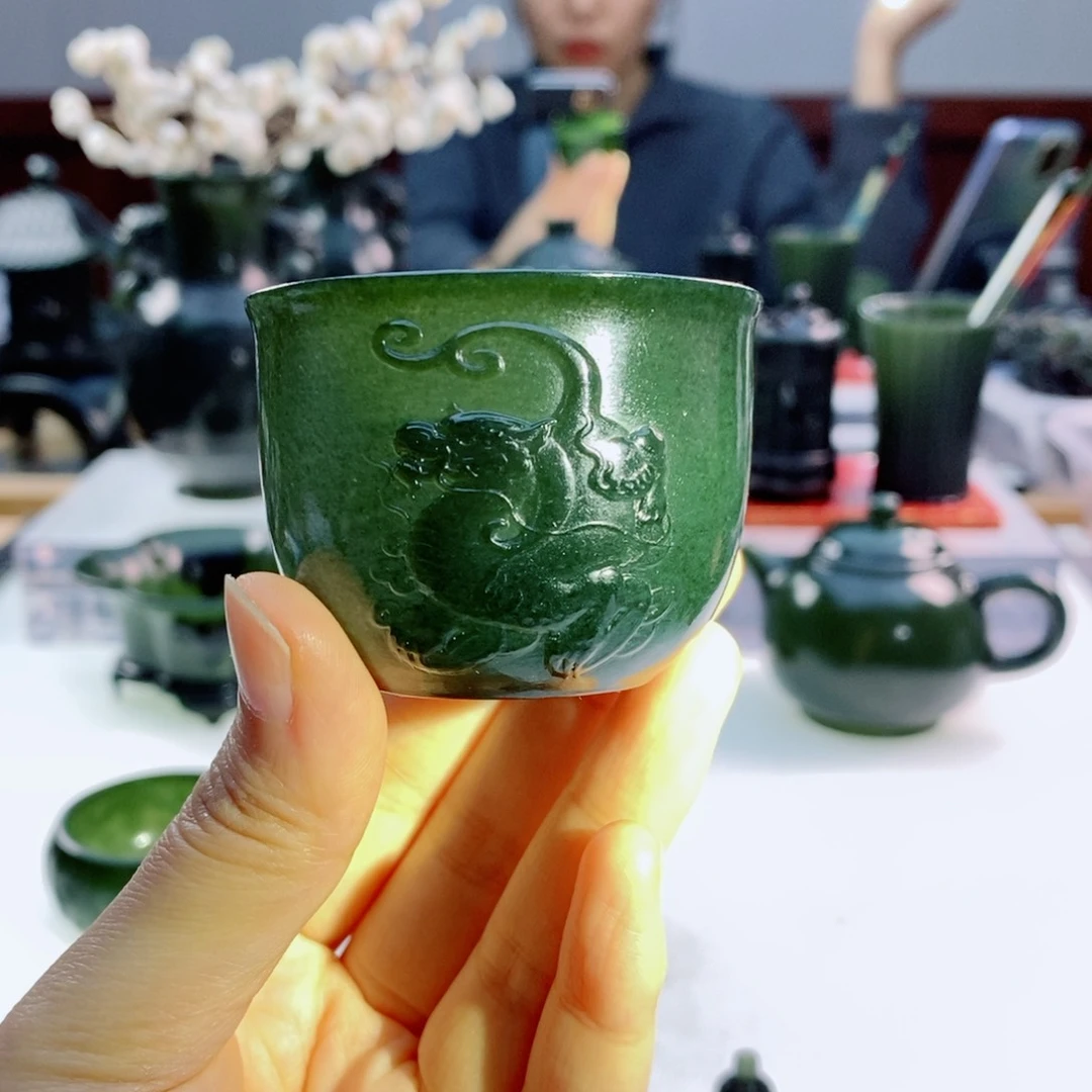 未镶嵌和田玉摆件