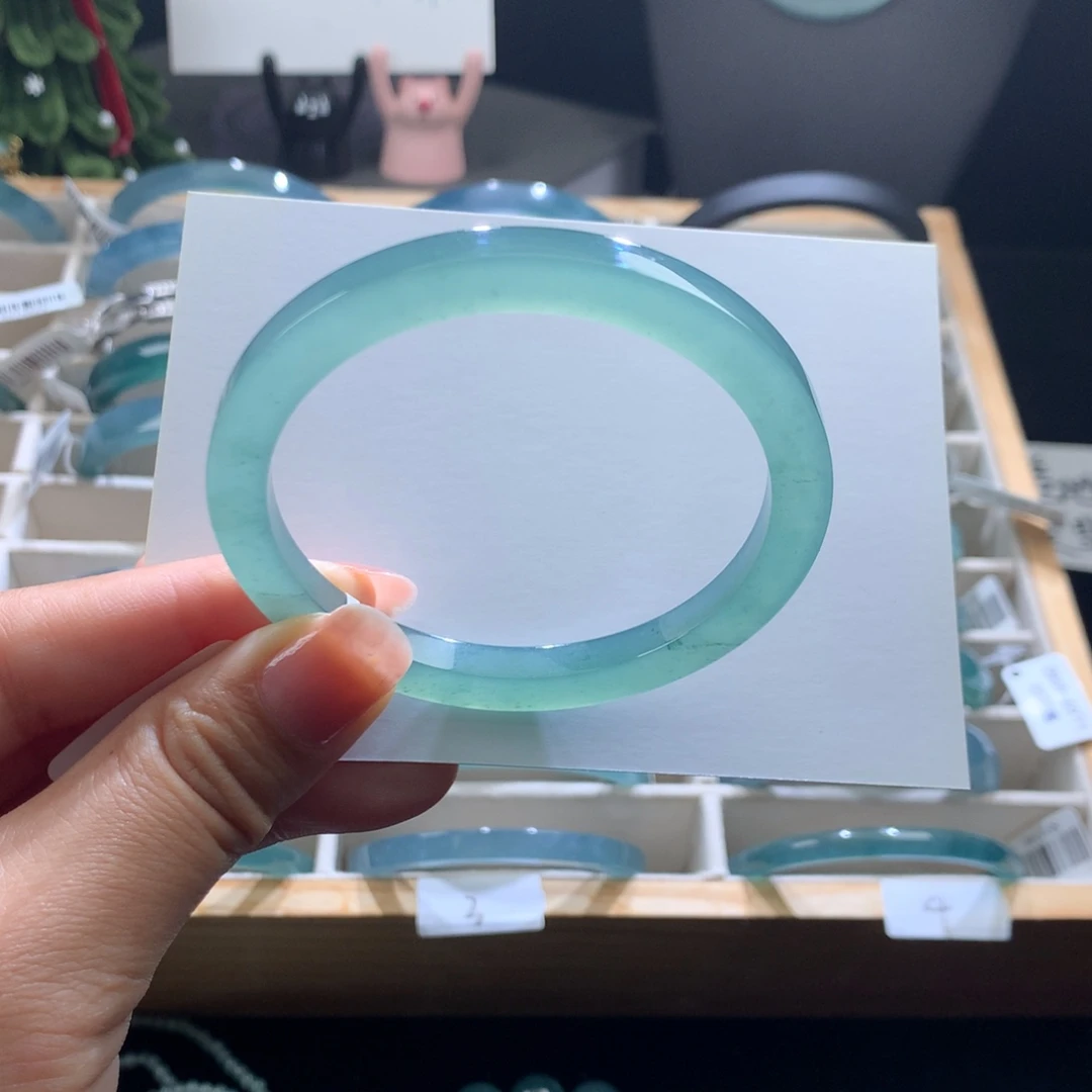 翡翠未镶嵌手镯冰晴