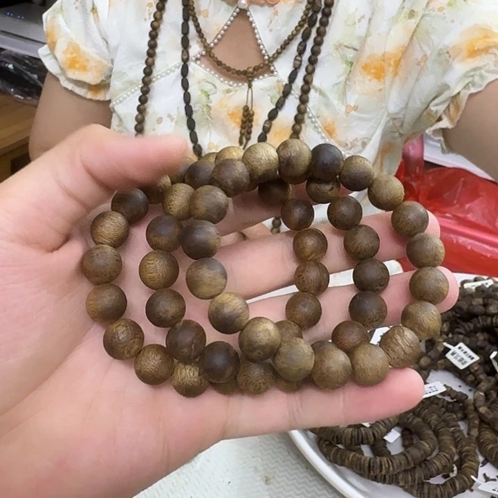 手串沉香白棋沉水浮单圈 1.1-8 克多样性发一串