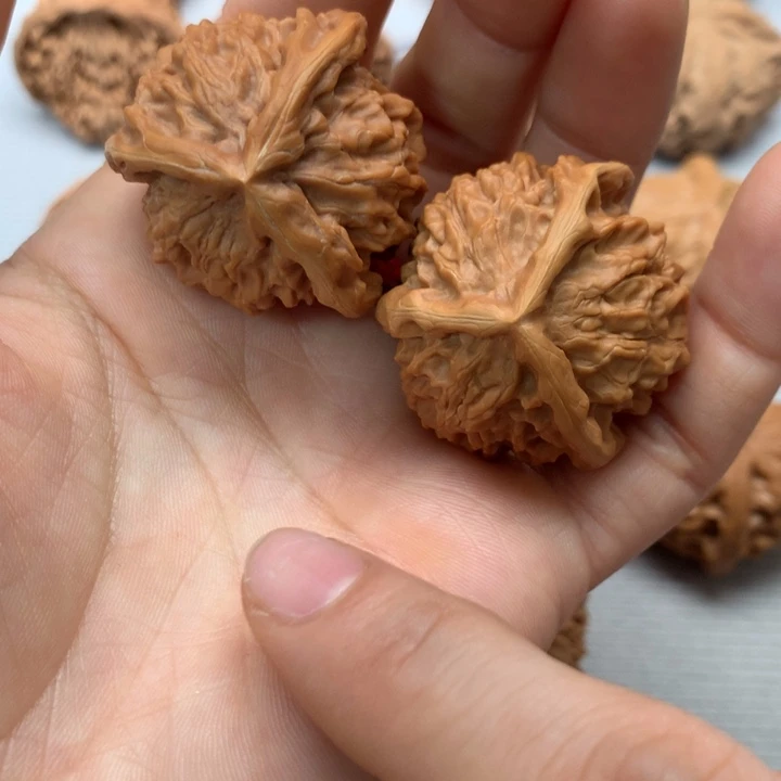 文玩核桃把件盘山三棱36