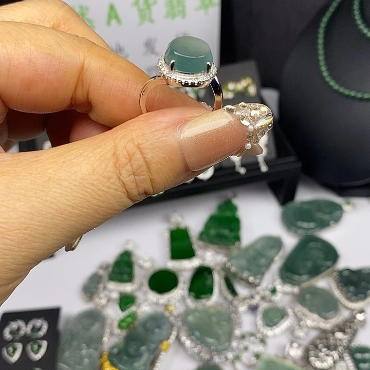 翡翠未镶嵌耳饰翡翠未镶嵌戒指