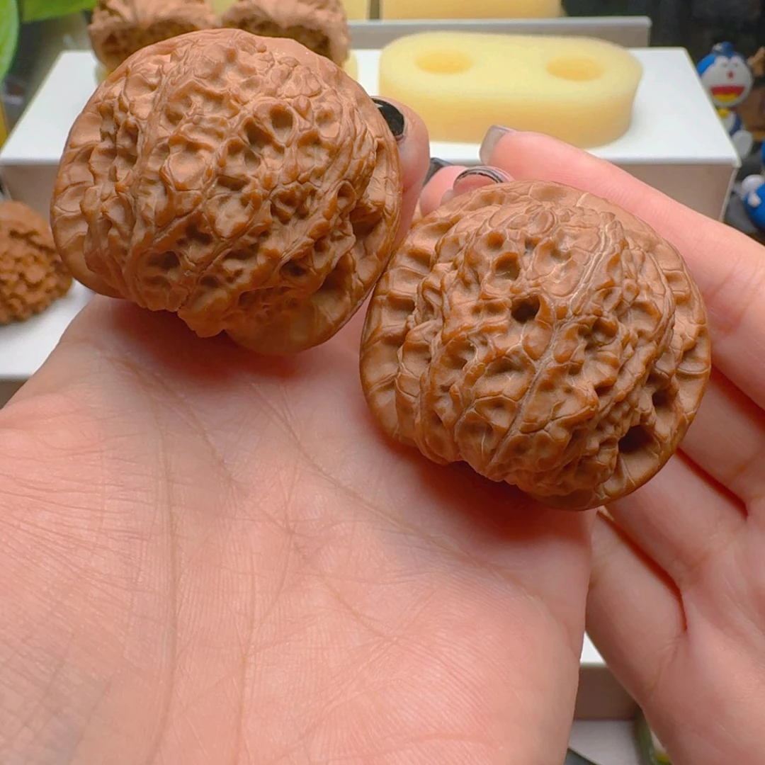 把件核桃42尺寸血麒麟