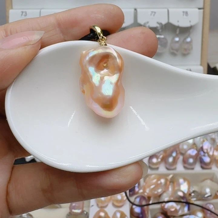 颈饰未镶嵌淡水珍珠