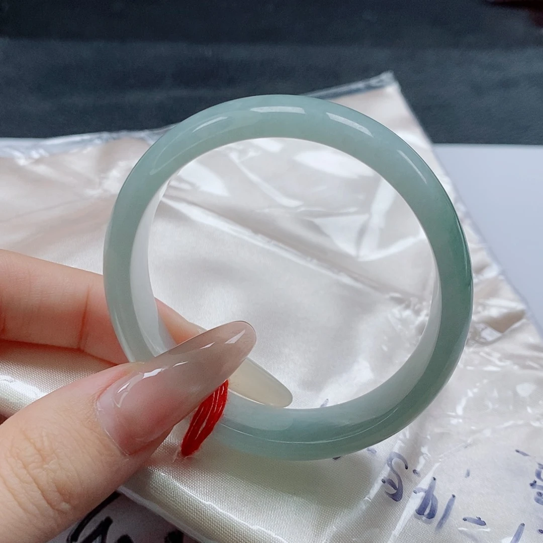 【闪购商品】未镶嵌手镯（贵妃镯）翡翠487号