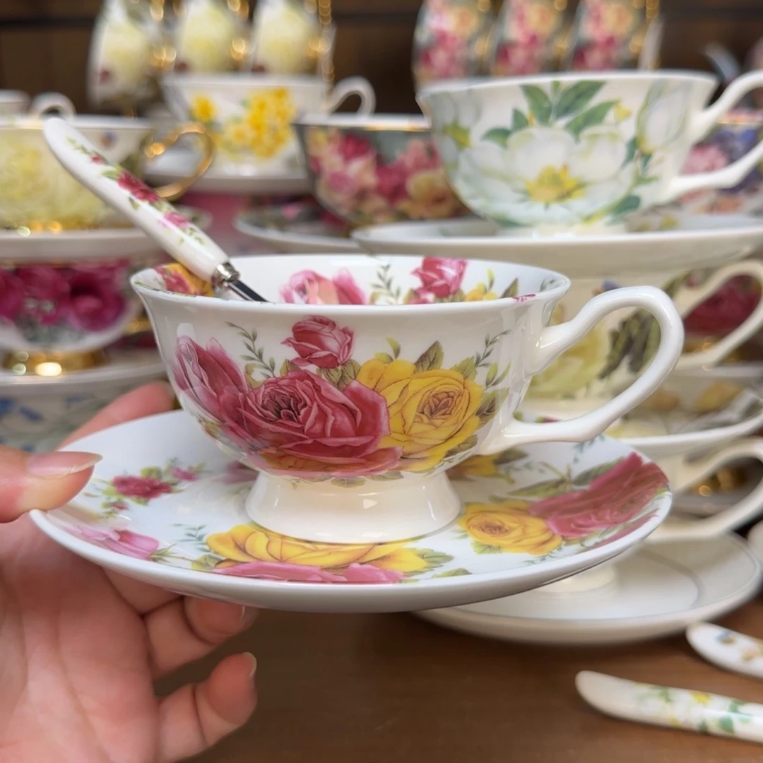 45%以上骨粉骨瓷繁华一杯一碟一勺快递装（拍两套送杯架）