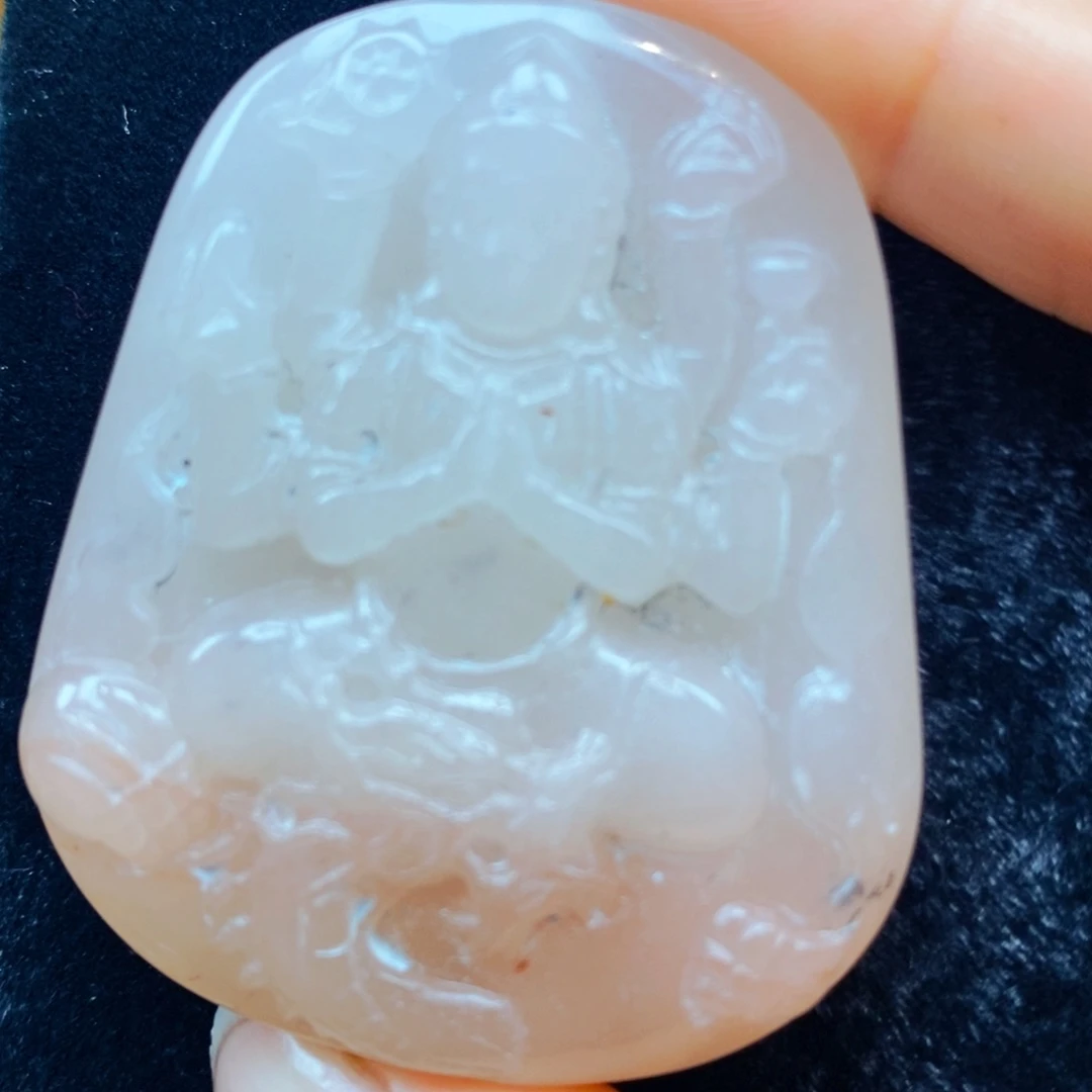 未镶嵌石英质玉（黄龙玉）颈饰