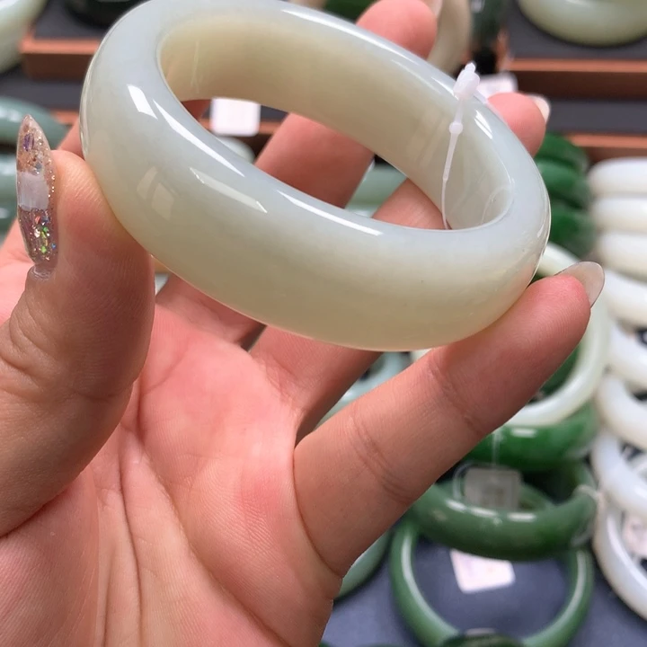 【闪购商品】未镶嵌手镯和田玉