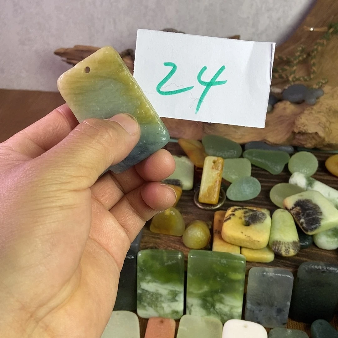 蛇纹石玉手链未镶嵌陈*长