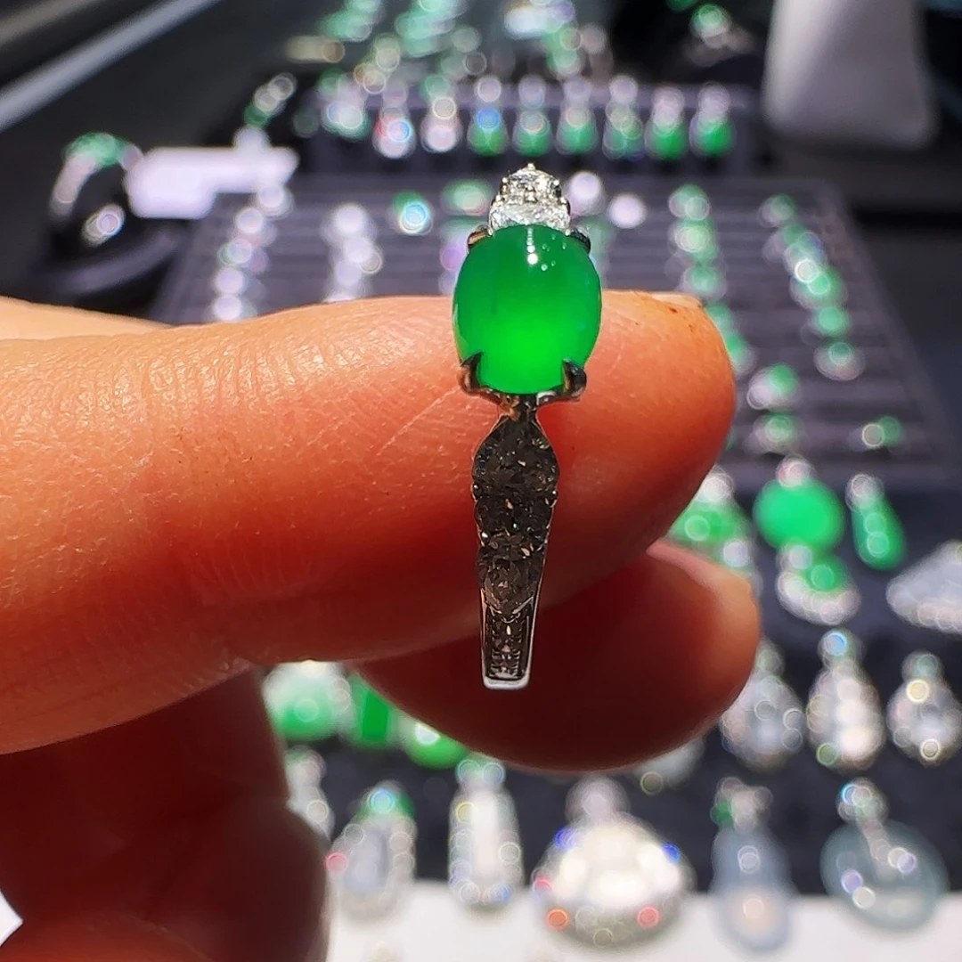 翡翠18K金镶嵌戒指戒指