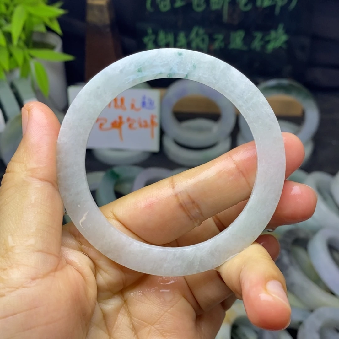 定制翡翠未镶嵌手镯