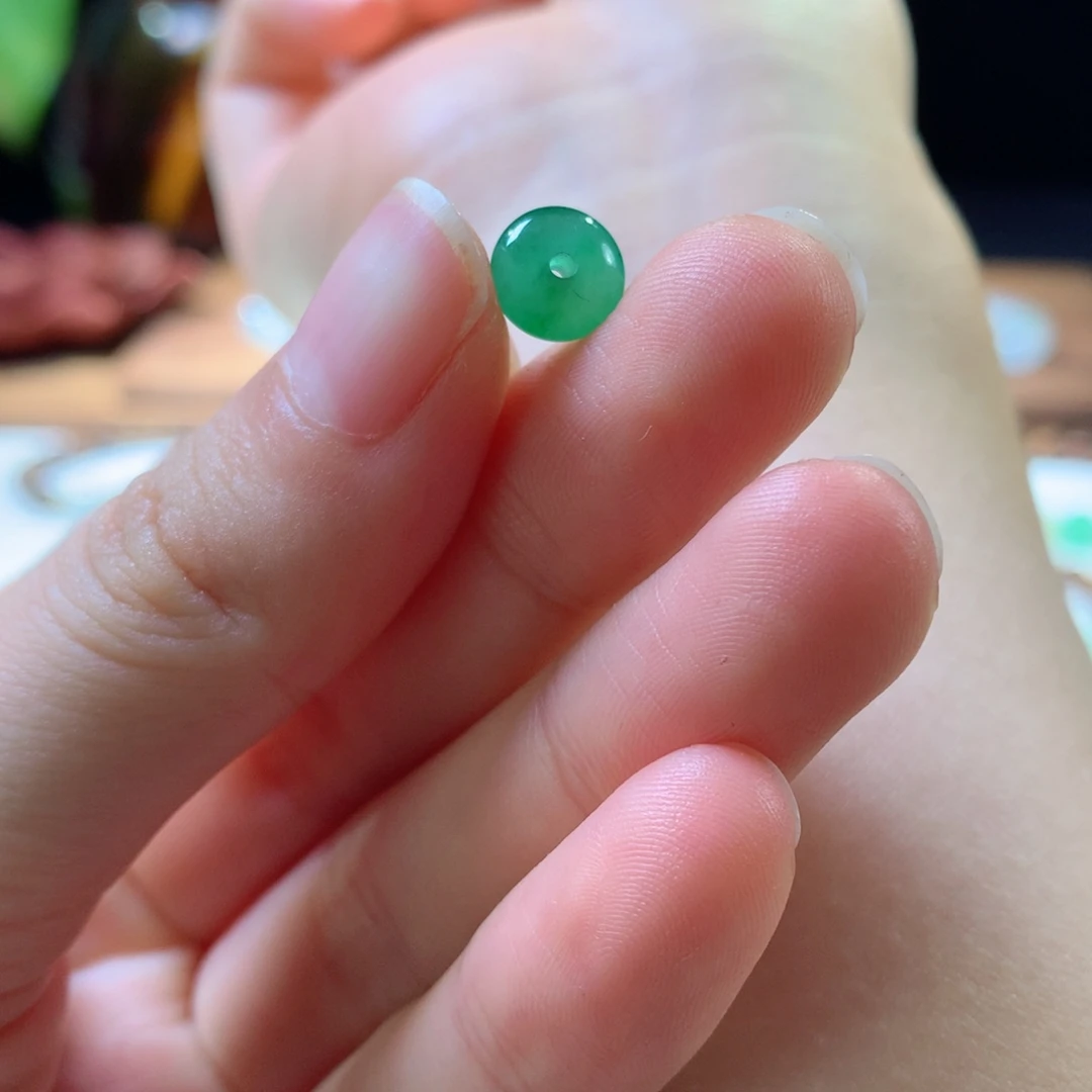 翡翠散珠小绿鼓珠