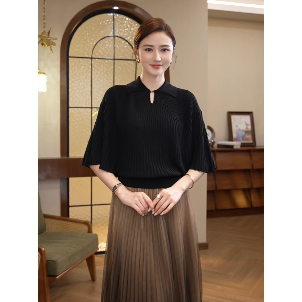 2025年秋季新款【7982】含绵羊毛纽扣黑色显瘦翻领蝙蝠袖针织上衣女