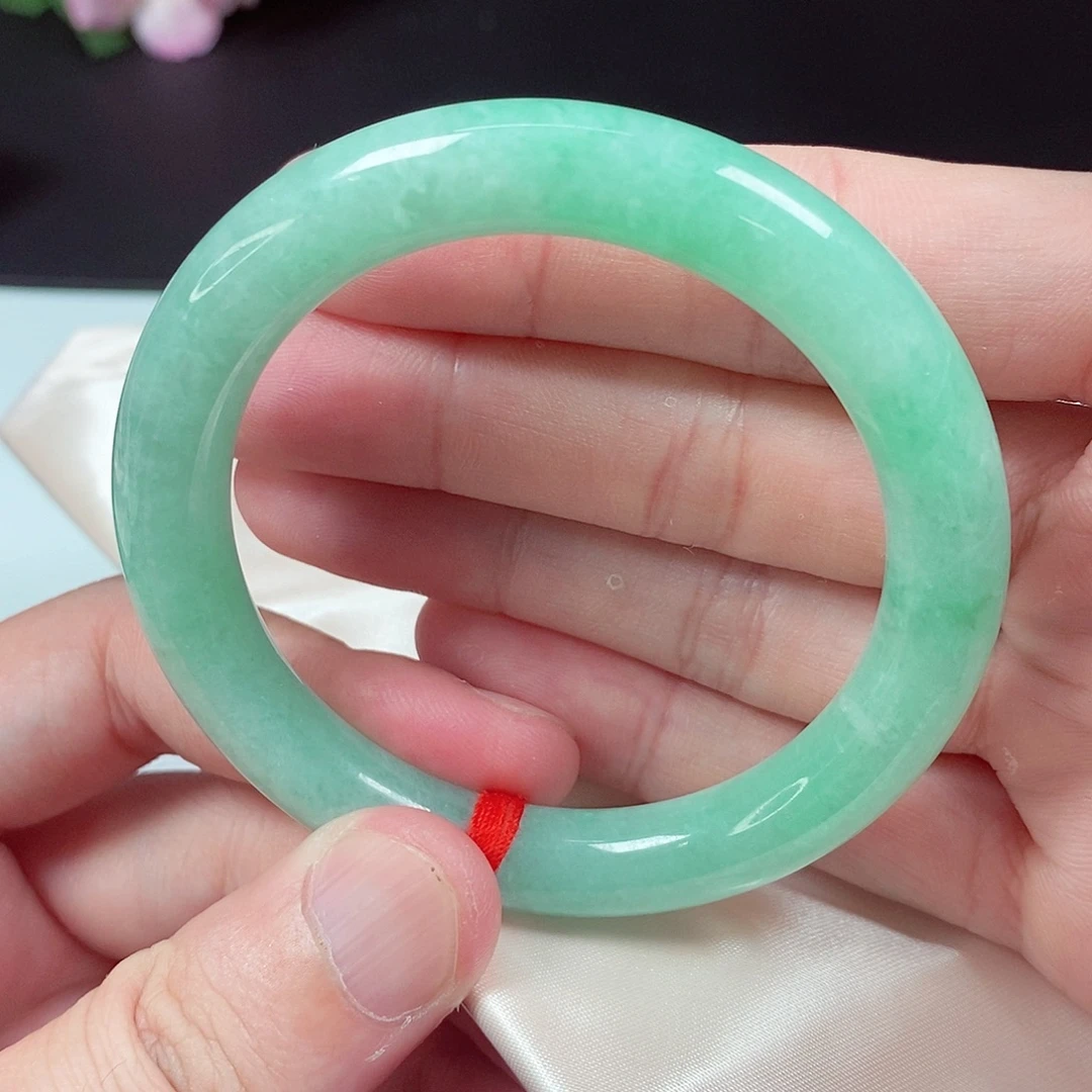 翡翠未镶嵌手镯55圈