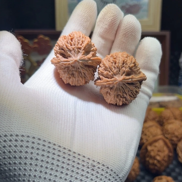 文玩核桃吊坠137狮子头