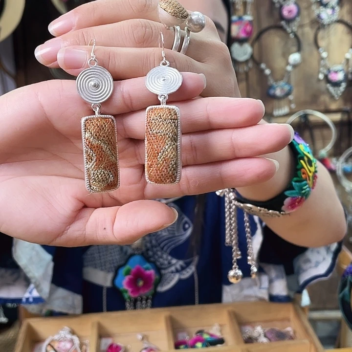 非金属锆石合金耳环