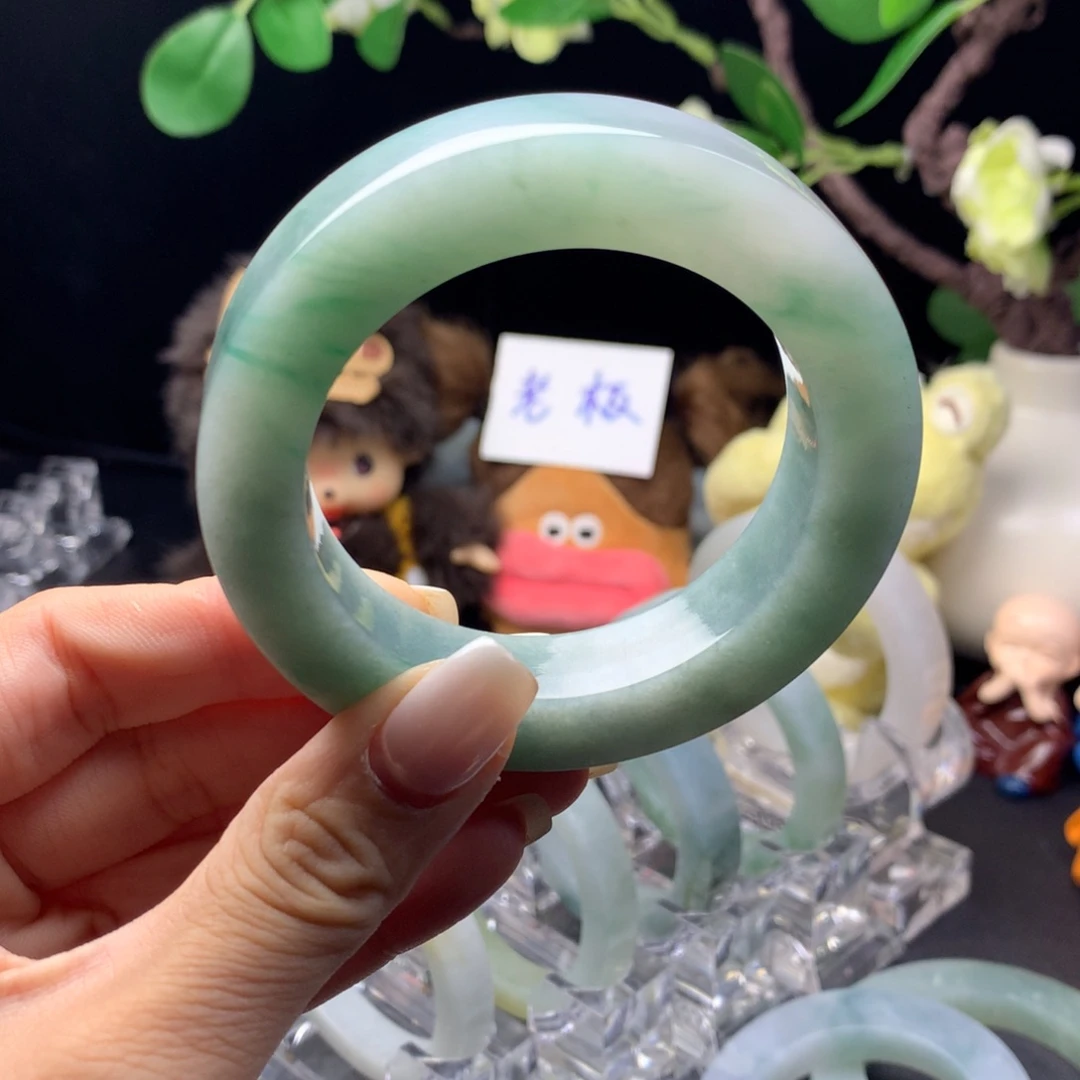 w***p定制翡翠未镶嵌翡翠手镯61