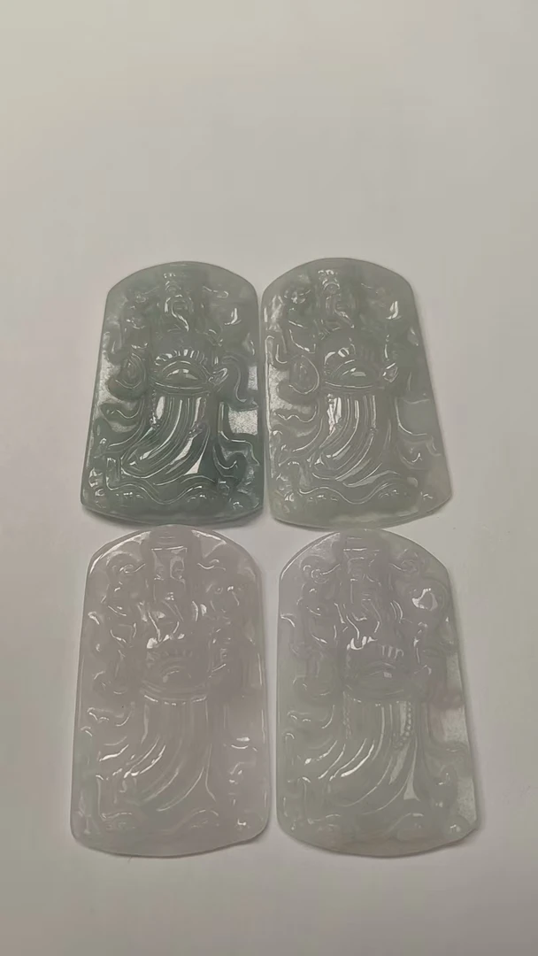 天然缅甸A货翡翠财神（多样性发其一）