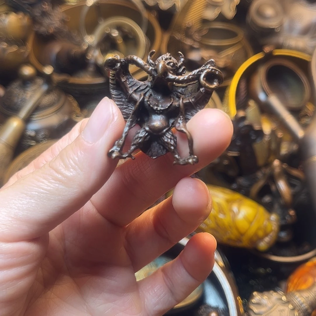 精美铜器工艺品等