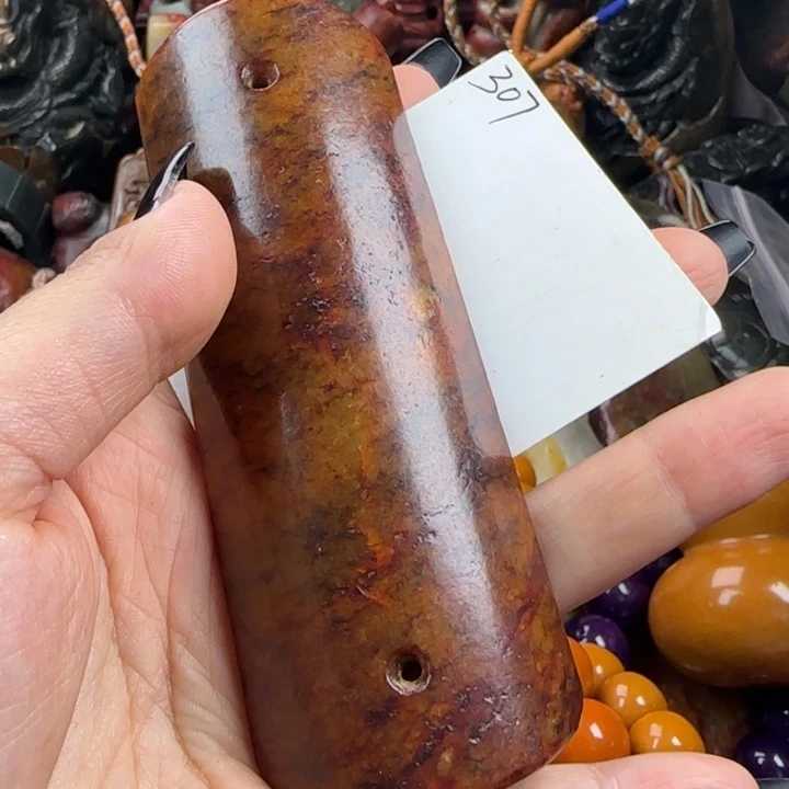 未镶嵌透闪石质玉珠宝奇石