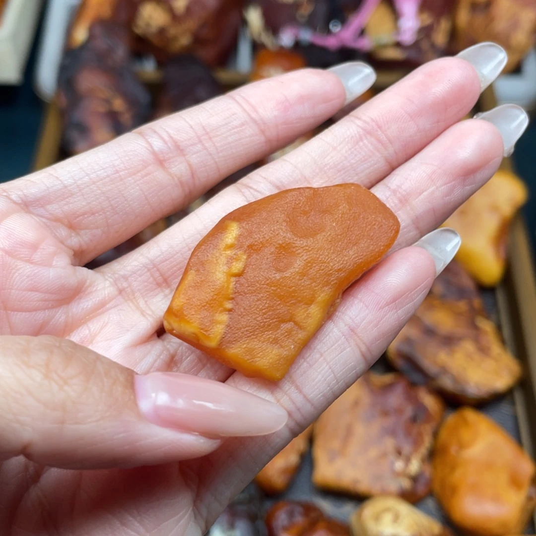 琥珀未镶嵌珠宝奇石