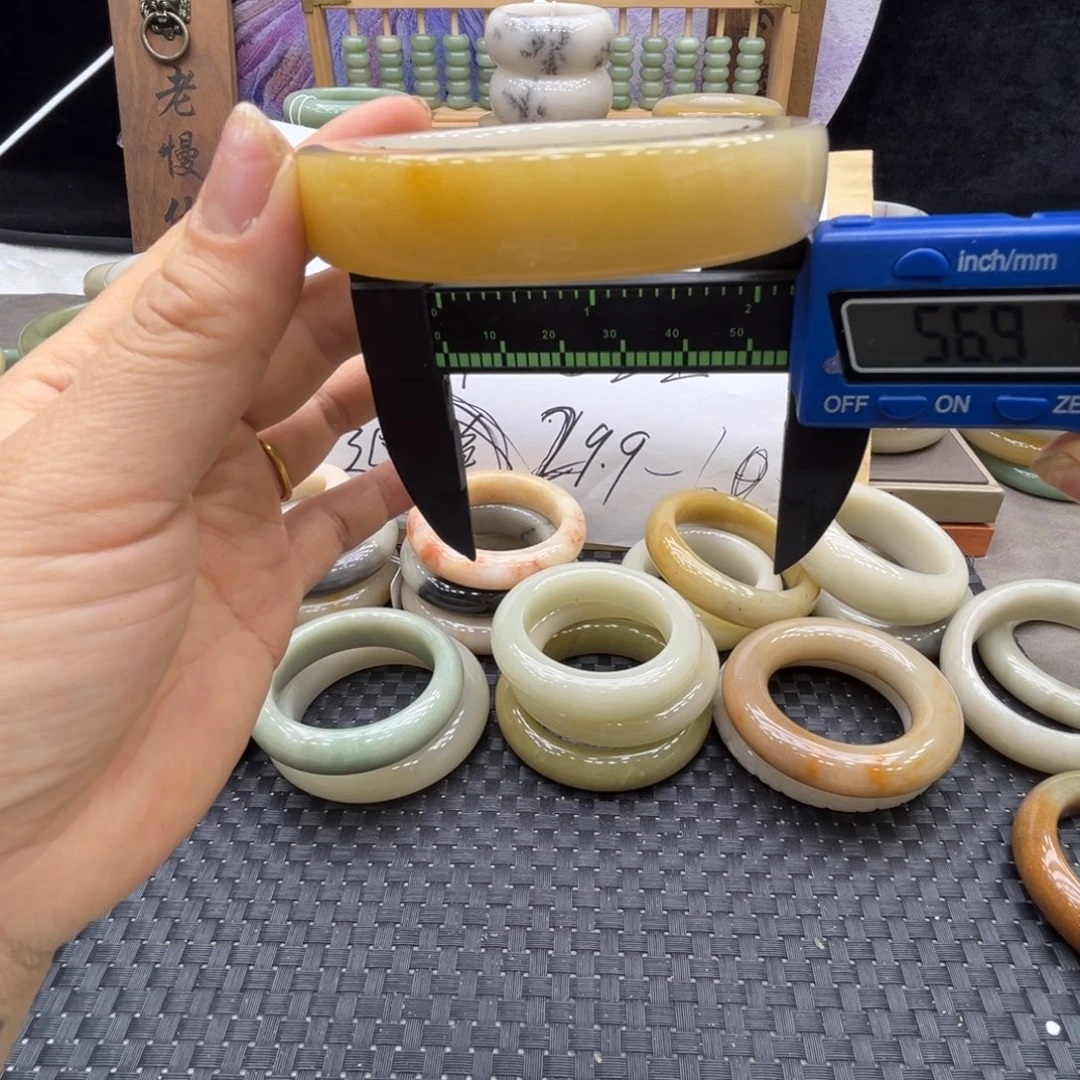 石英质玉未镶嵌手镯