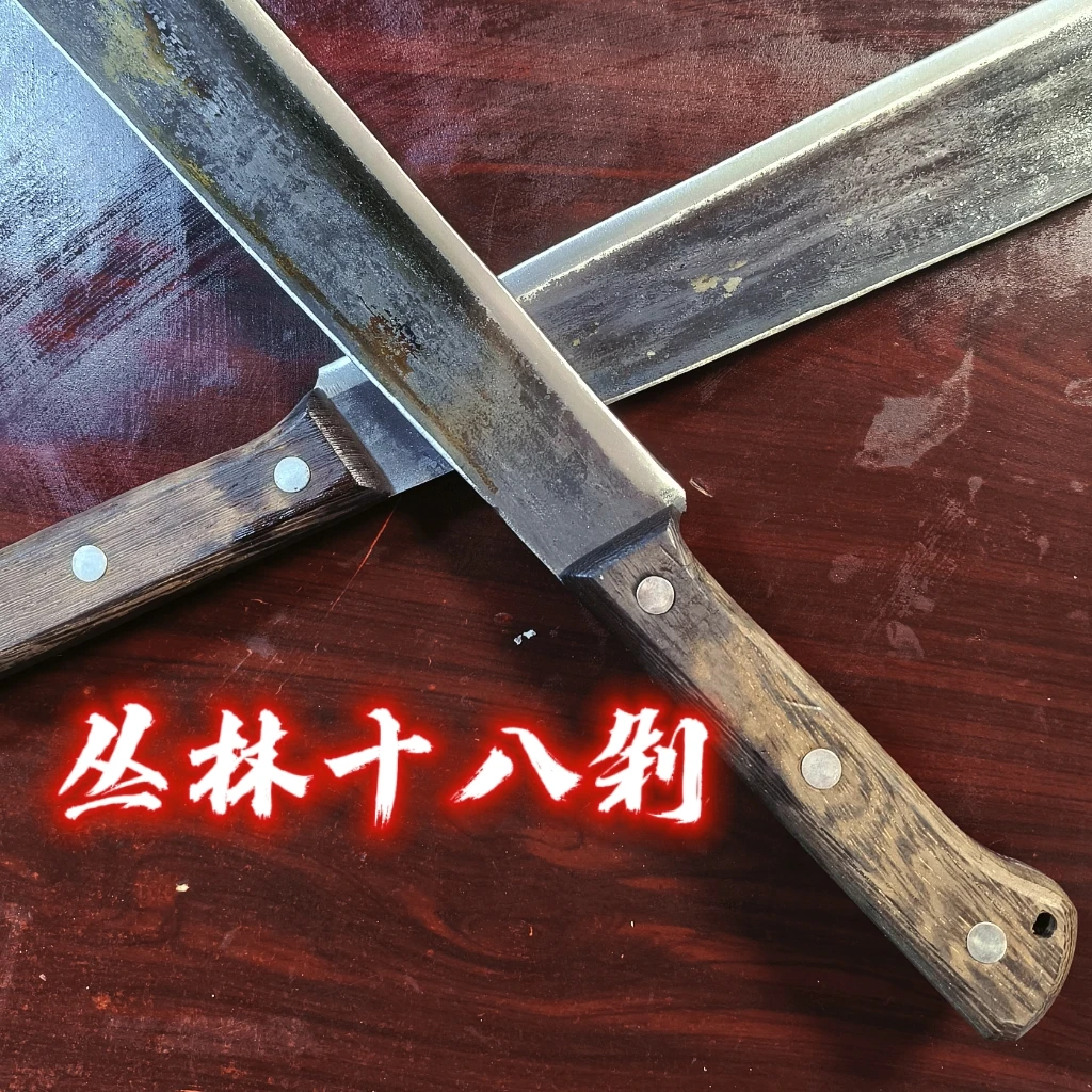 老铁匠锻打丛林十八砍柴刀农用工具
