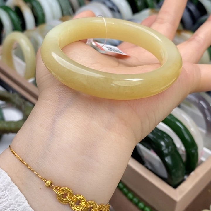 和田玉手镯未镶嵌且末糖满糖手镯54.8#