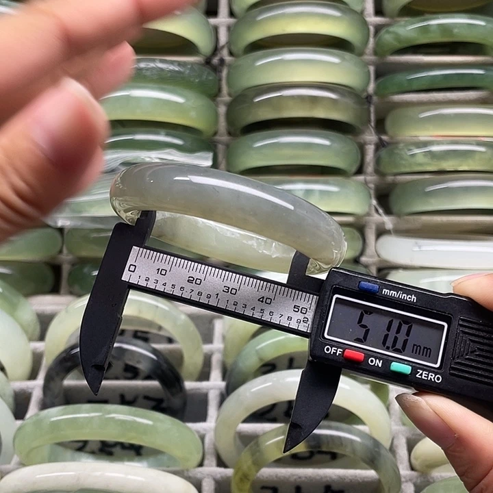 未镶嵌蛇纹石玉手镯272