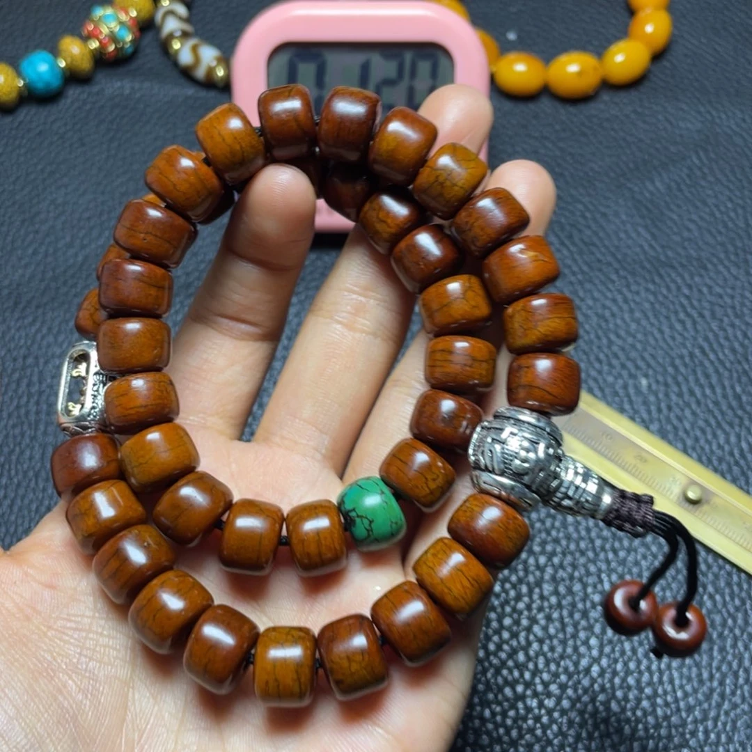 事***易大叶紫檀（黑酸枝木类）