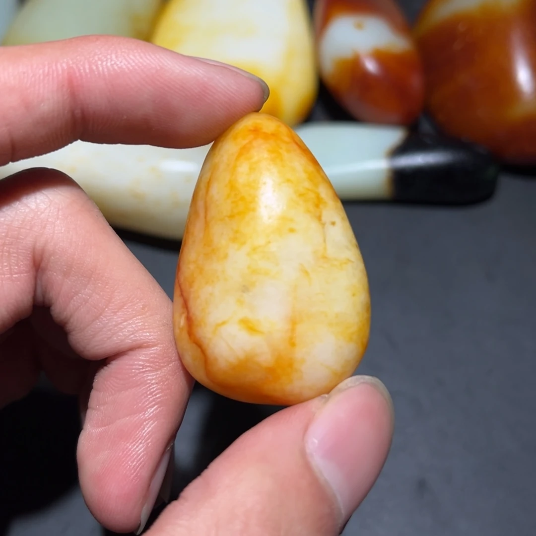 和田玉未镶嵌珠宝奇石